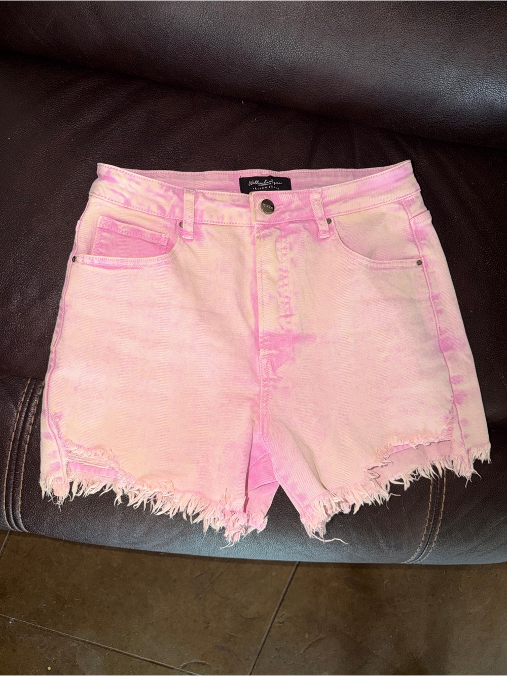 Risen Pink Shorts Size Large